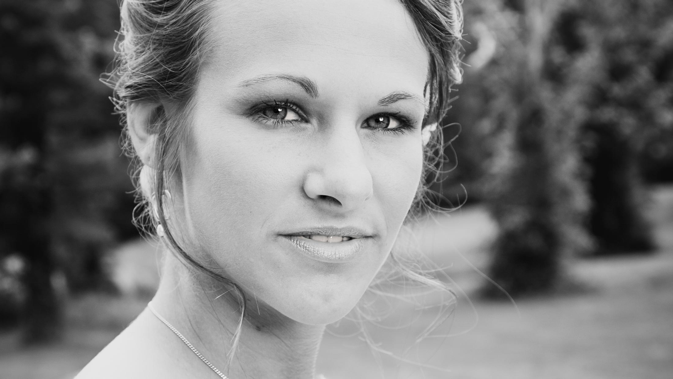 contemporary-wedding-photographer-full-cover-jaci
