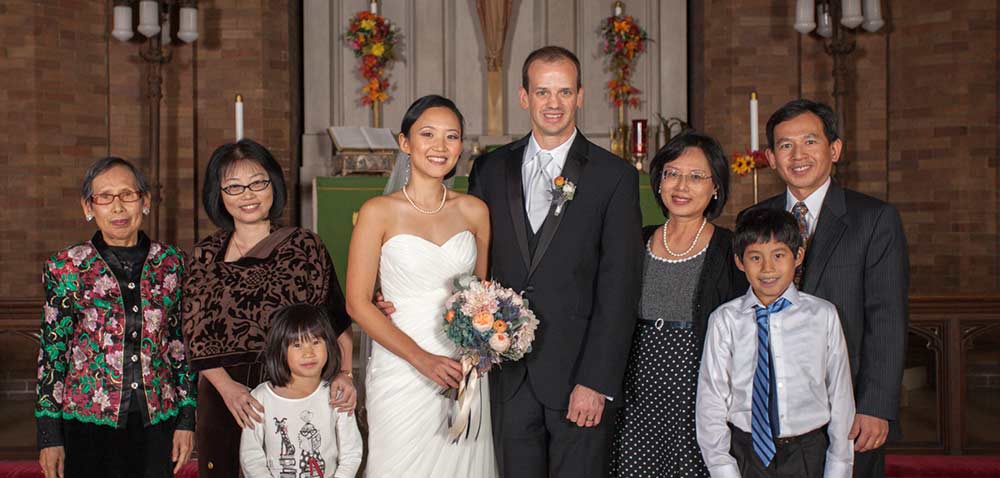 formal-wedding-photo-family-lighting