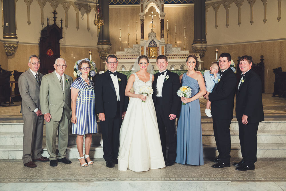 large-group-wedding-portraits